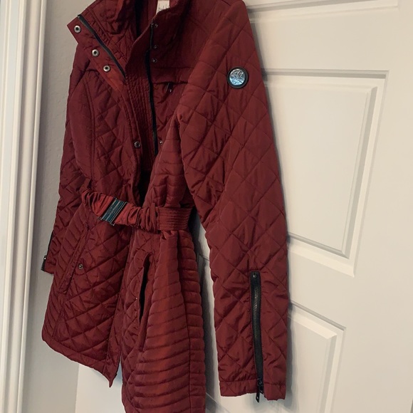 Red jacket - Picture 5 of 7